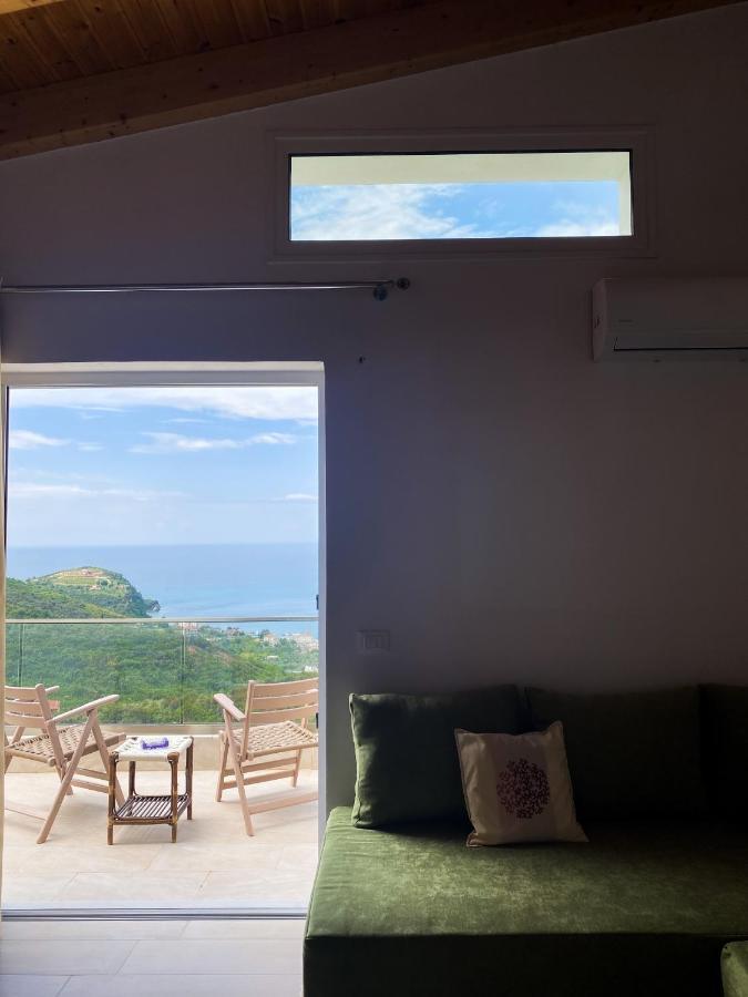 ELÉA Guesthouse Himarë Eksteriør billede