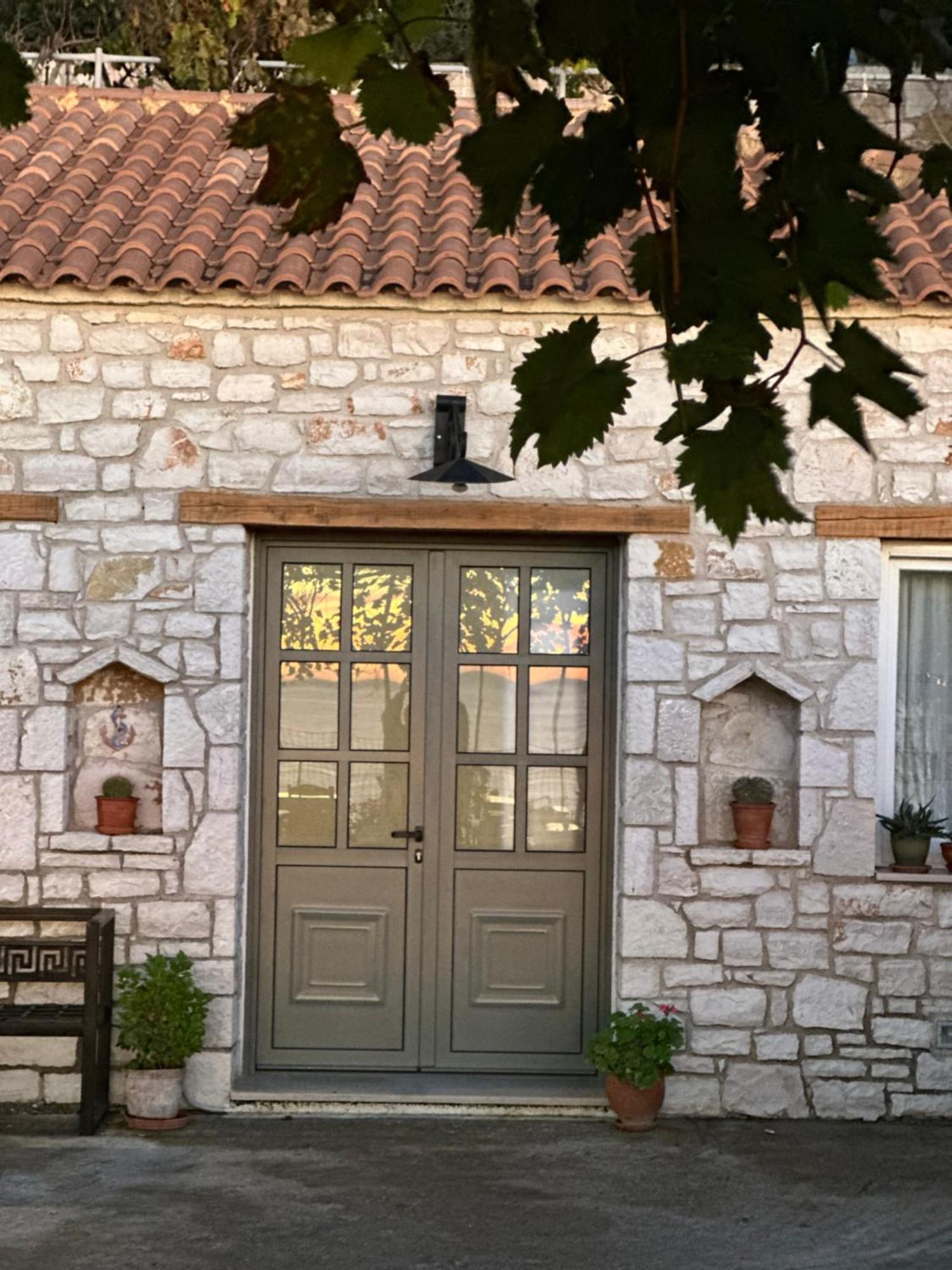 ELÉA Guesthouse Himarë Eksteriør billede