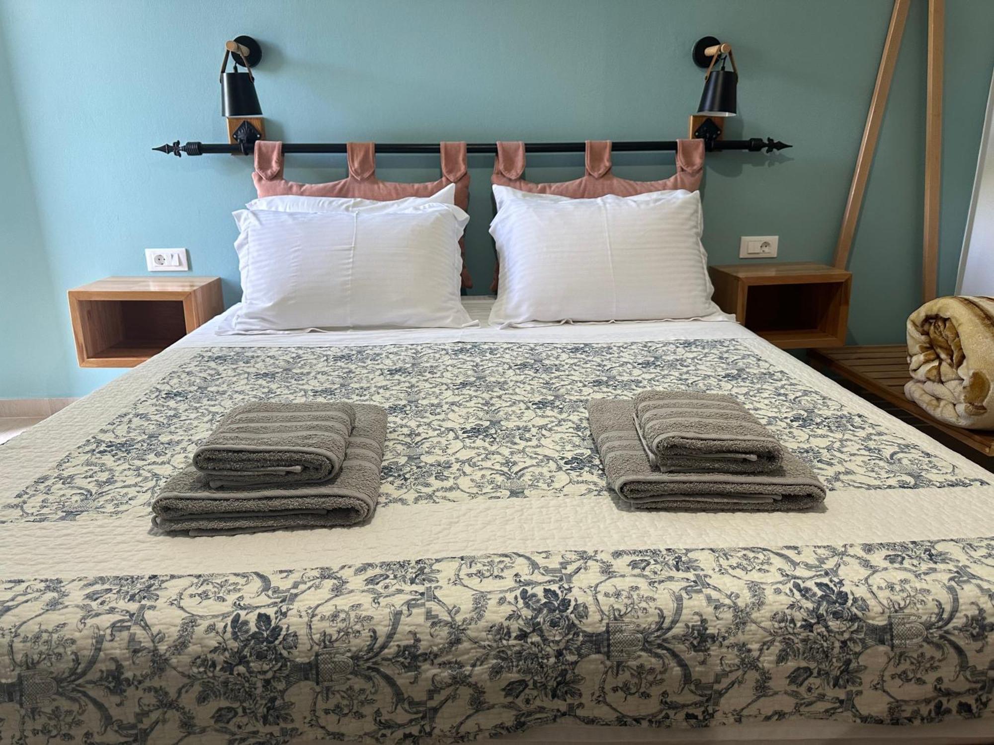 ELÉA Guesthouse Himarë Eksteriør billede